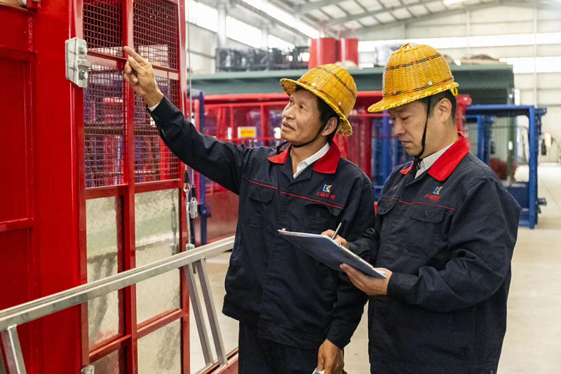 大誠施工升降機技術(shù)楷模 大誠施工升降機技術(shù)楷模