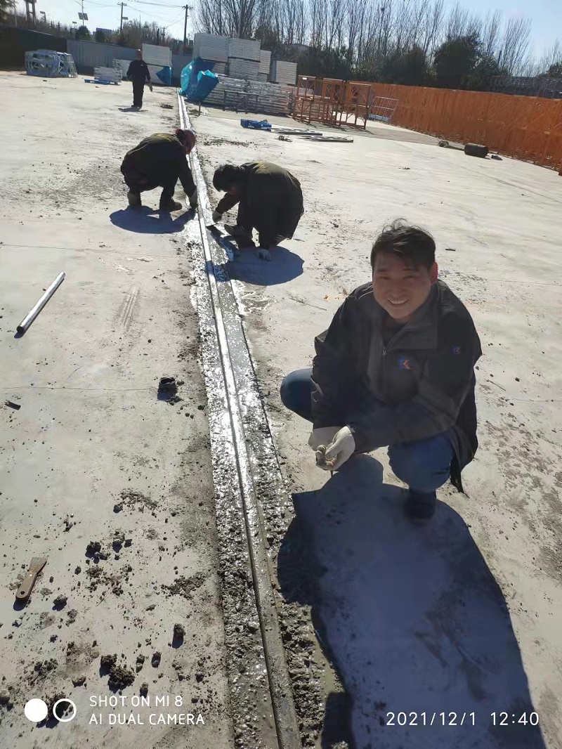 身著大誠工裝的大誠工人 身著大誠工裝的大誠工人